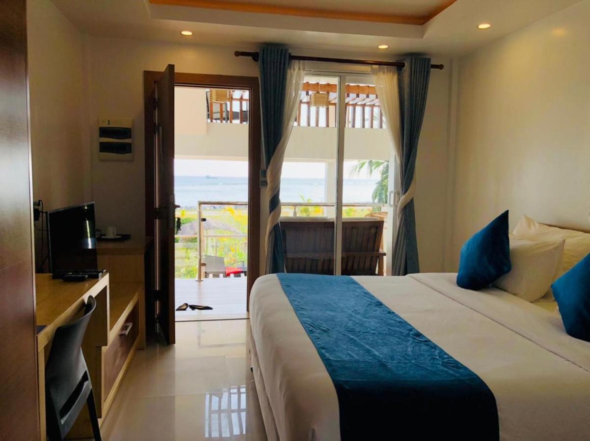 Reef Edge Thulusdhoo, Maldives Hotell Exteriör bild